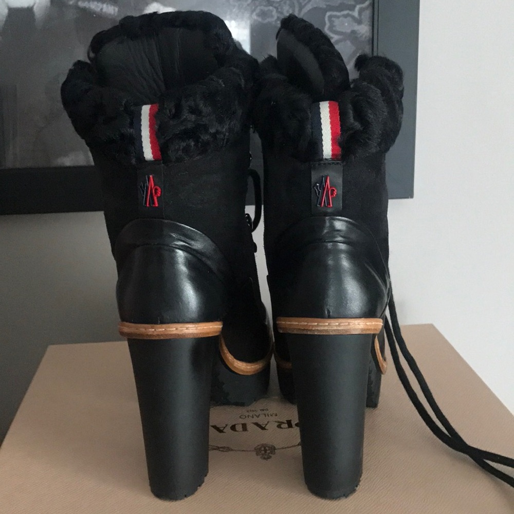 Moncler winter boots with fur finish